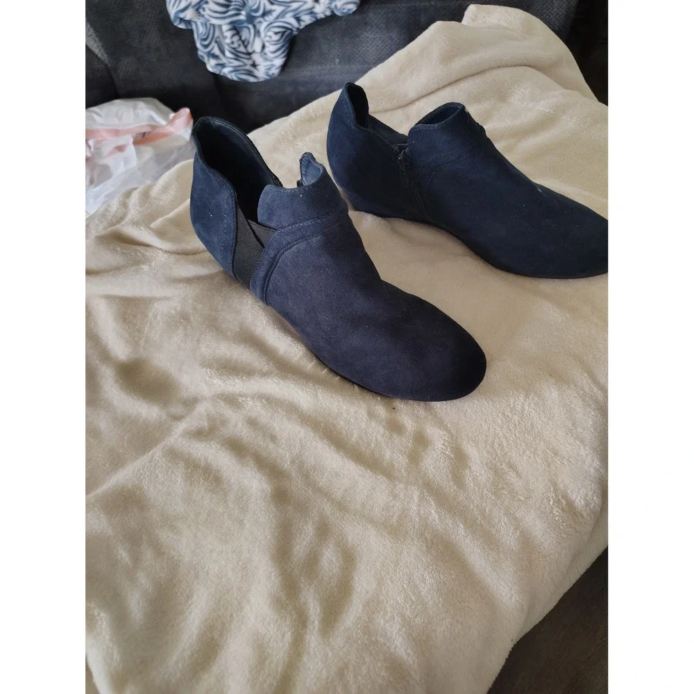Croft & Barrow Navy Blue Faux‎ Suede Wedge Ankle Boots  8.5 M Zip Up Booties